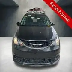 2021 Chrysler Voyager LXI's photo
