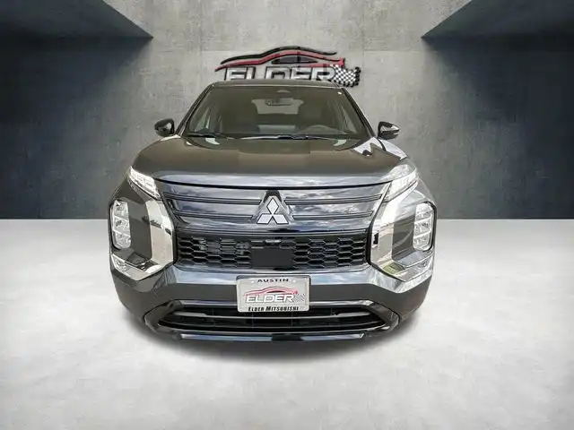 2026 Mitsubishi Outlander SE FWD's photo
