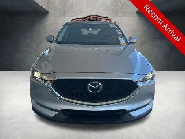 2020 Mazda CX-5 Touring Auto's photo