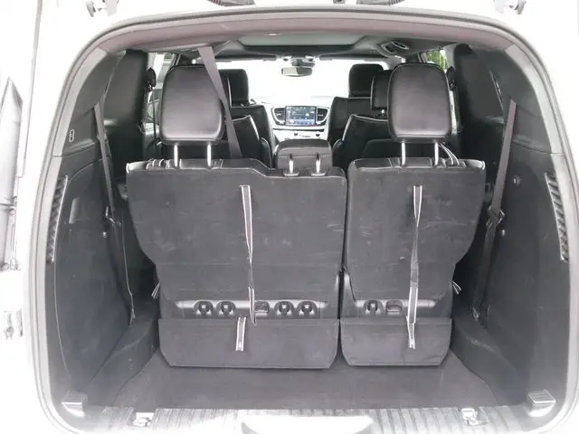 2025 Chrysler Pacifica Limited photo 5