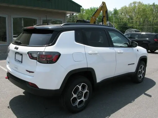 2022 Jeep Compass Trailhawk 4X4 photo 3