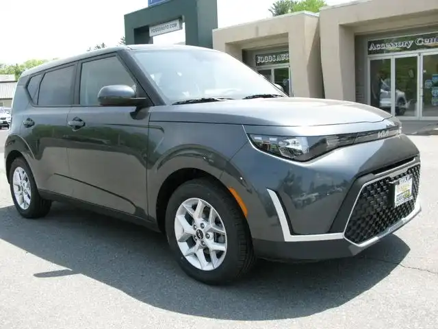 2025 Kia Soul 2.0L LX IVT's photo