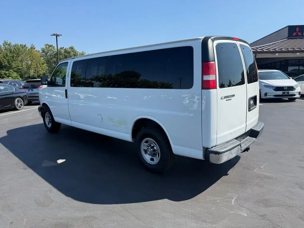 2016 Chevrolet Express LS 3500 Extended photo 3