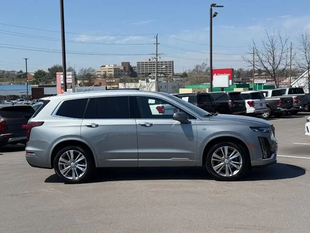 2024 Cadillac XT6 Premium Luxury Auto's photo