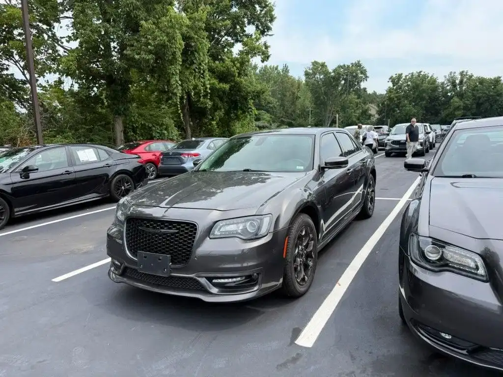 2022 Chrysler 300 Touring L AWD's photo