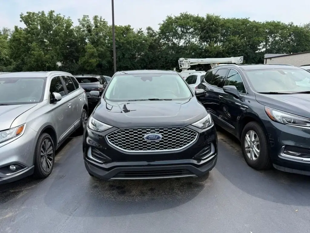 2024 Ford Edge SEL AWD photo 3