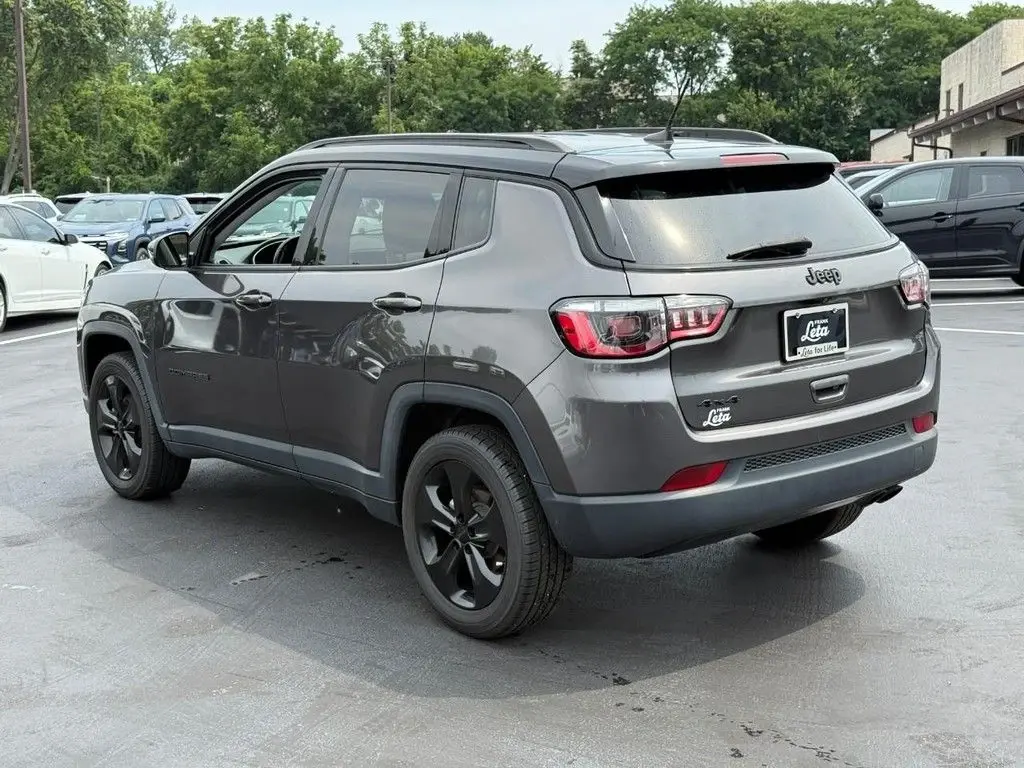 2021 Jeep Compass Altitude 4X4 photo 3