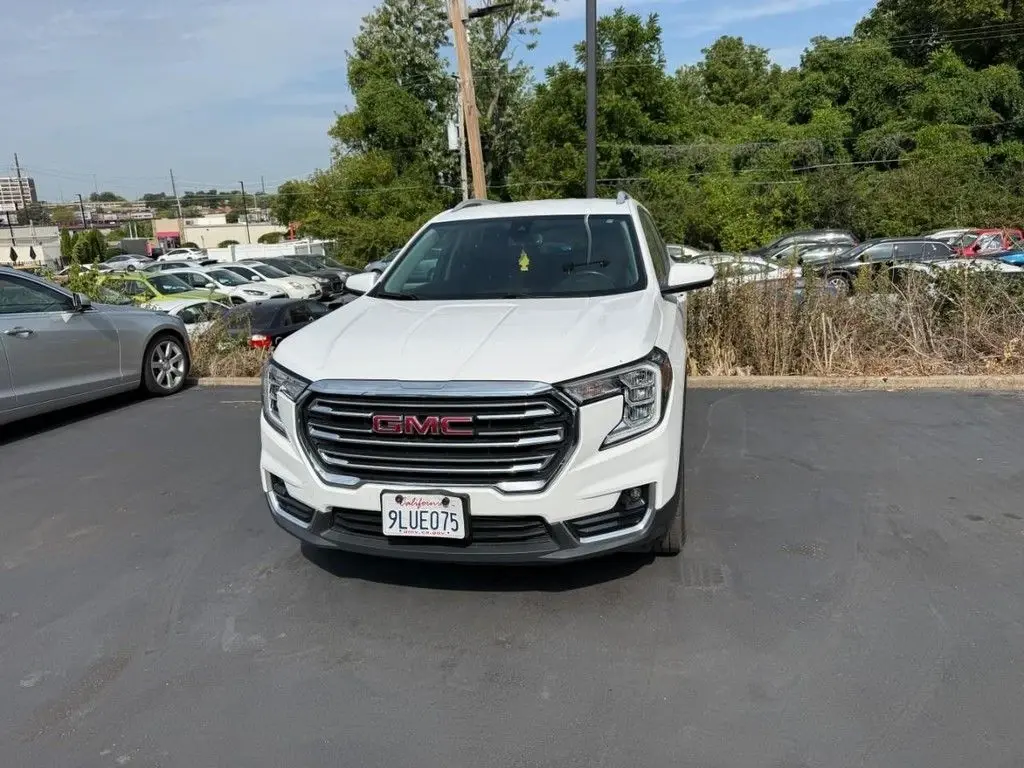 2024 GMC Terrain SLT AWD photo 5