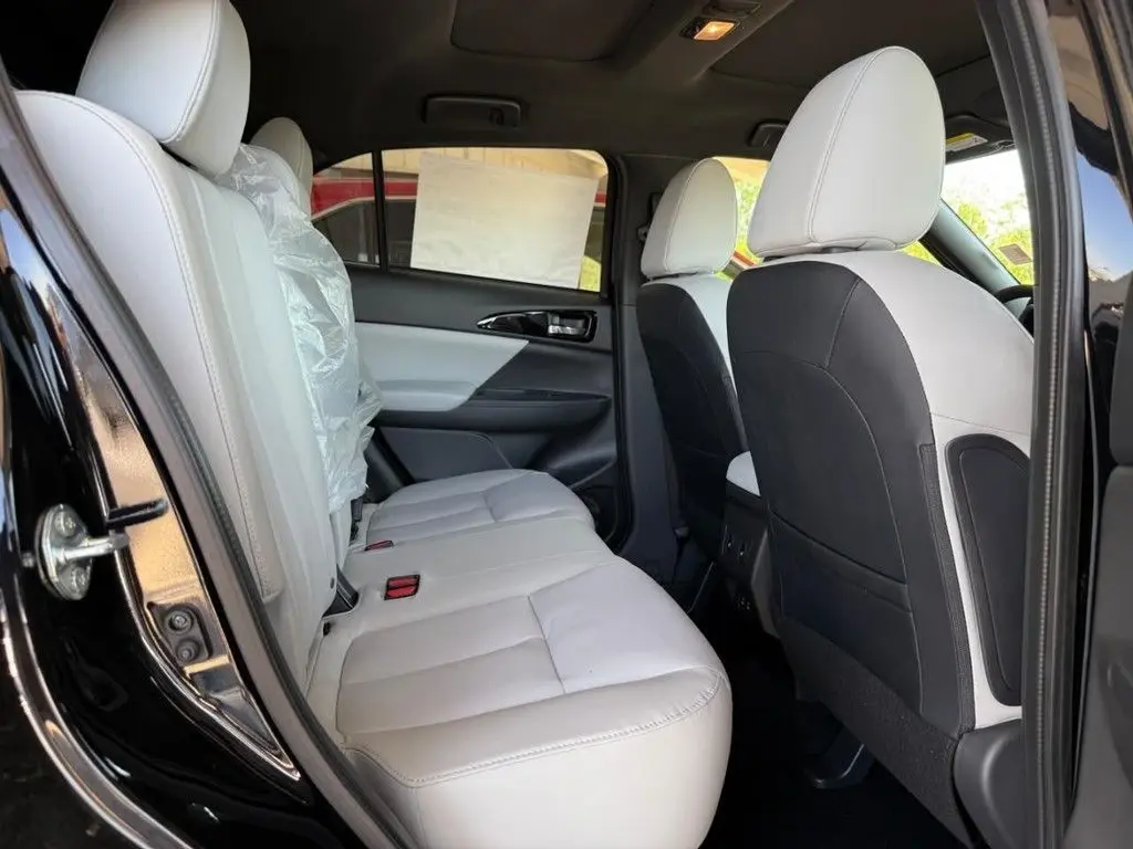 2026 Mitsubishi Eclipse Cross SEL S-AWC photo 4