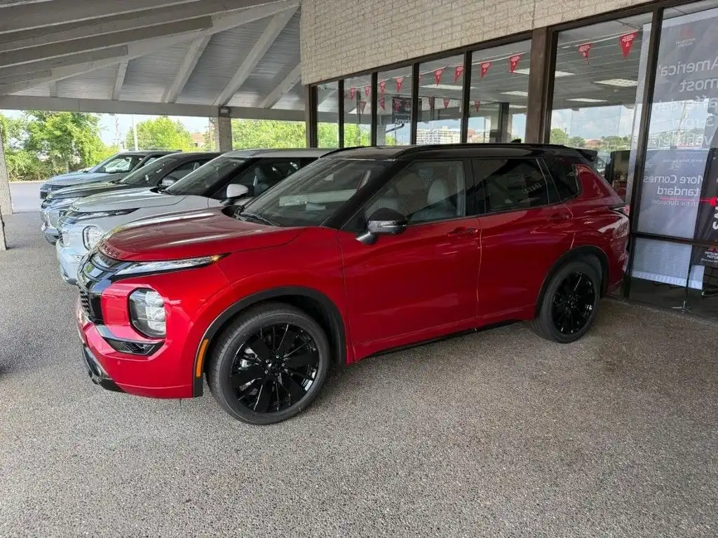 2026 Mitsubishi Outlander SEL FWD's photo