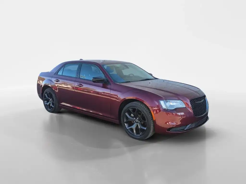 2022 Chrysler 300 Touring's photo