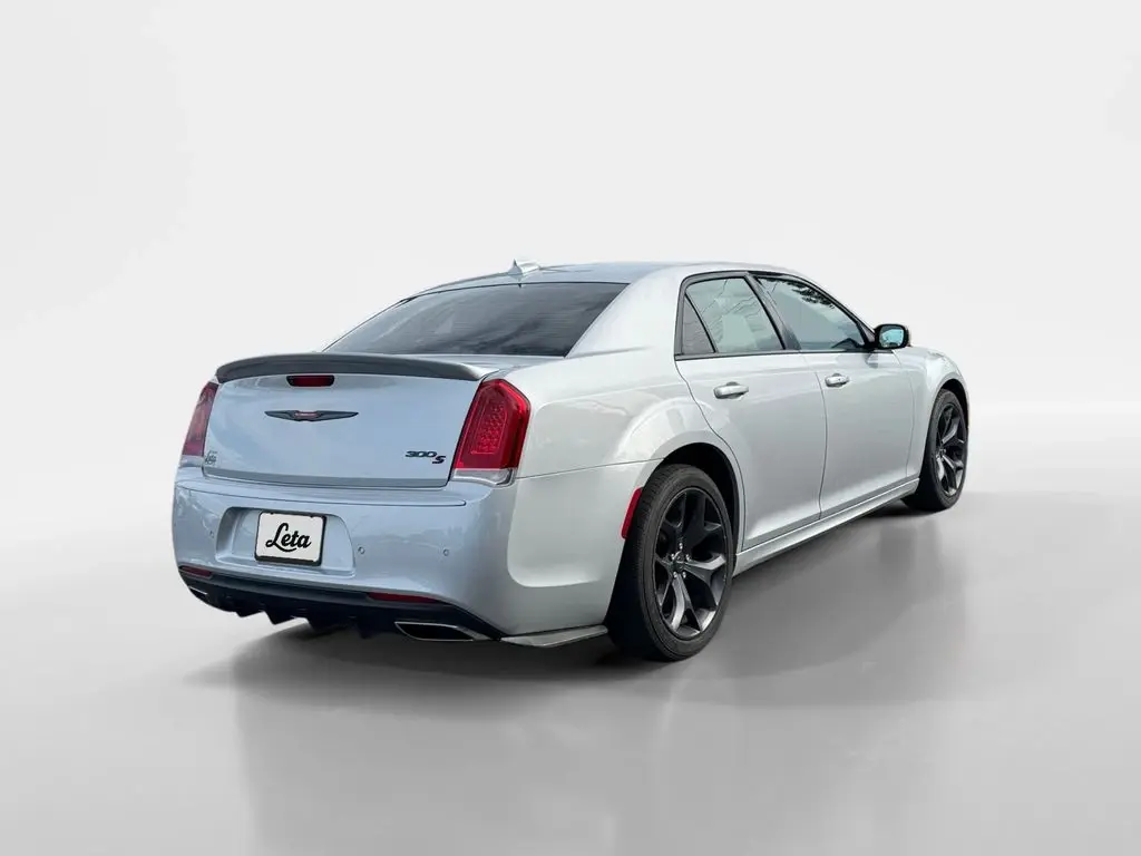 2021 Chrysler 300 S photo 3