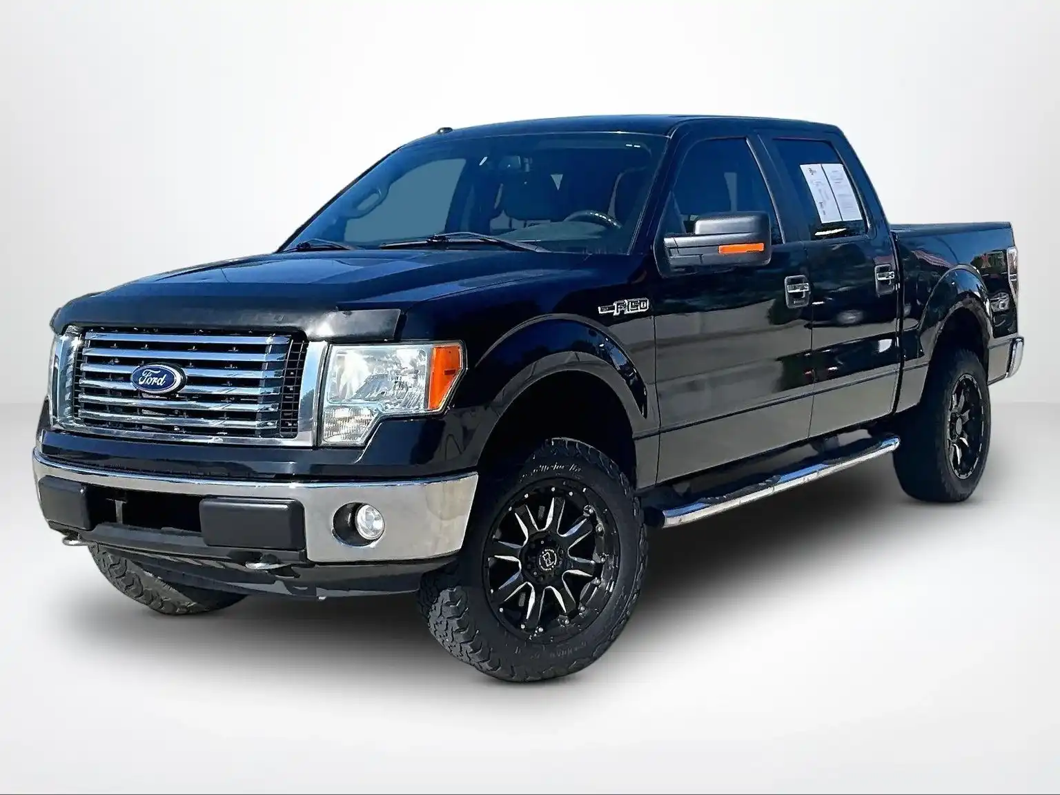 2010 Ford F-150 XLT 4WD SuperCrew 145 in's photo