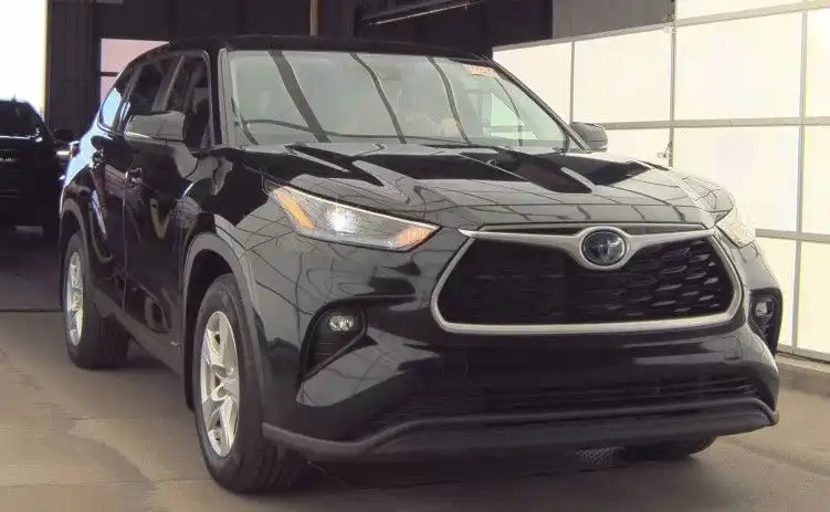 2023 Toyota Highlander Hybrid LE AWD's photo