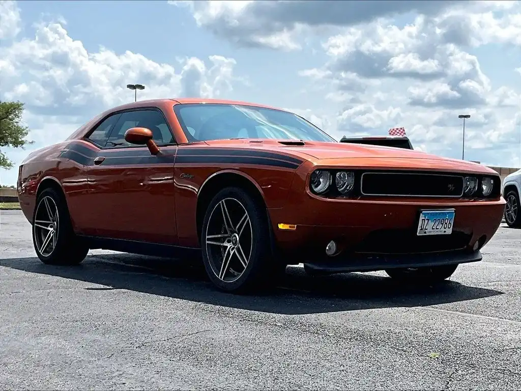 2011 Dodge Challenger R/T's photo