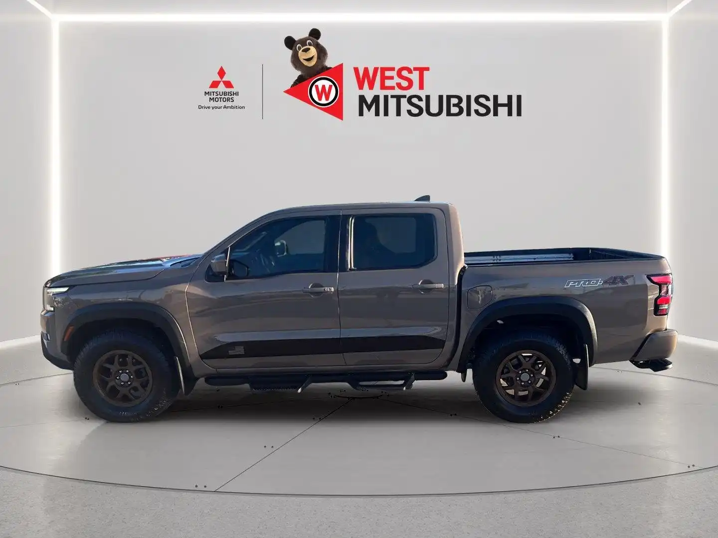 2023 Nissan Frontier PRO-4X Crew Cab 4X4's photo