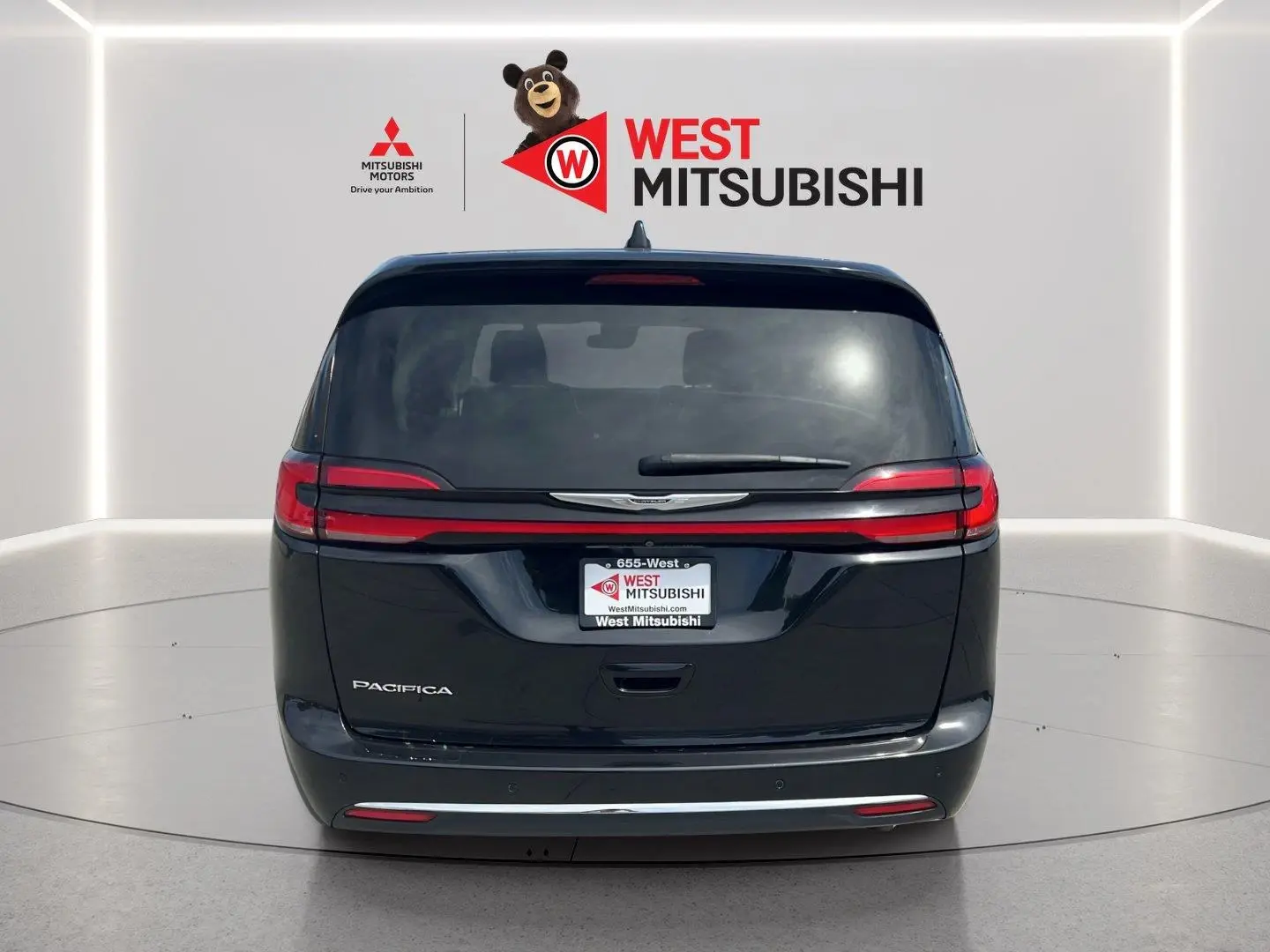 2023 Chrysler Pacifica Touring L photo 4