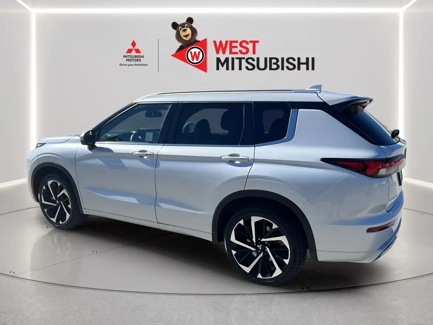 2022 Mitsubishi Outlander SEL FWD's photo