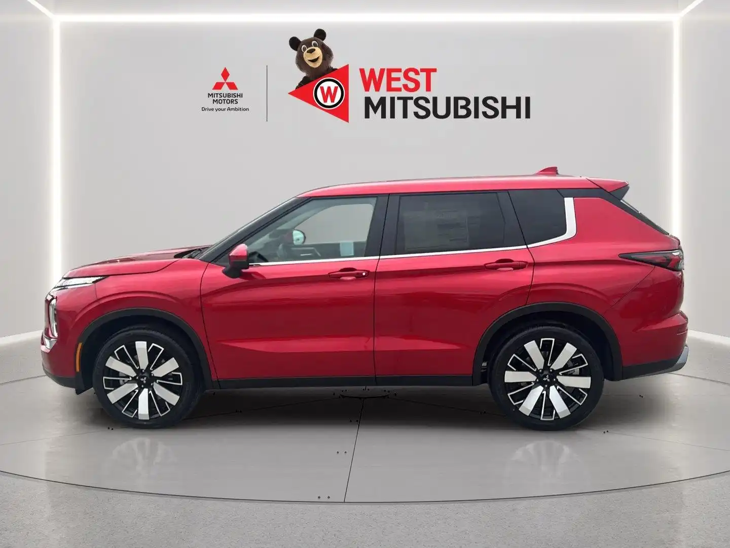 2026 Mitsubishi Outlander SE FWD's photo