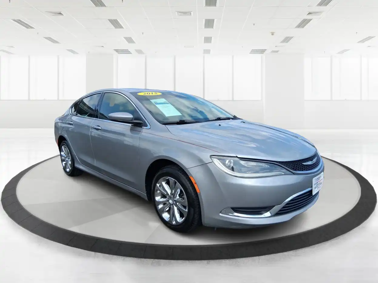 2015 Chrysler 200 Limited's photo
