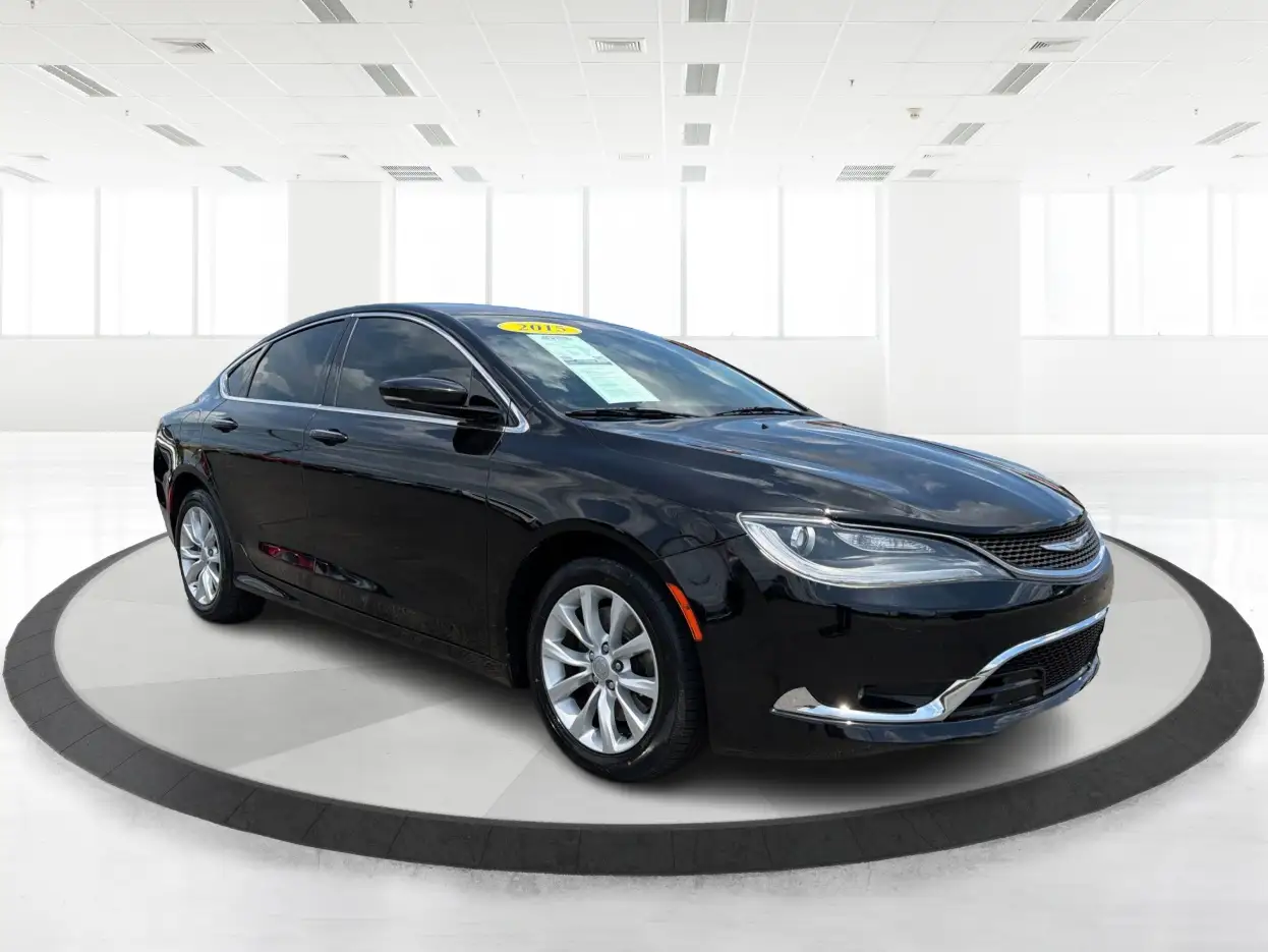 2015 Chrysler 200 C photo 1