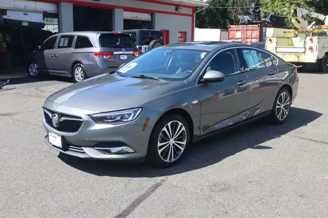 2018 Buick Regal Essence FWD's photo