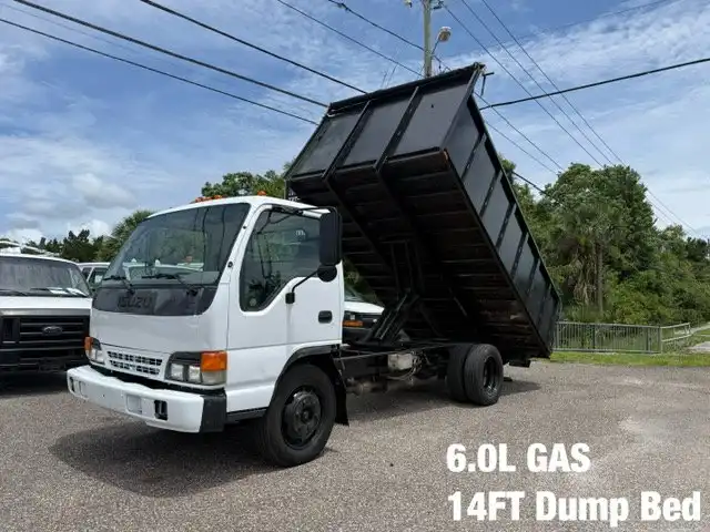 2005 Isuzu NPR's photo