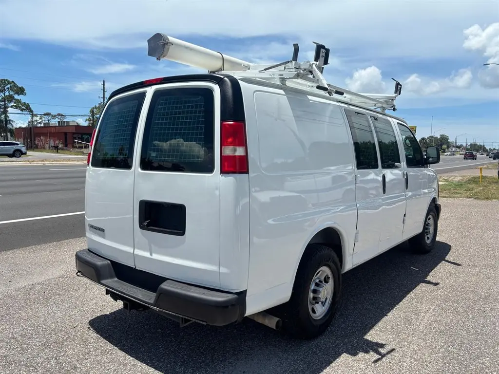 2013 Chevrolet Express Work Van HD 2500 photo 3