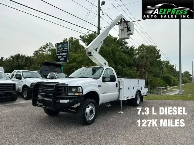 2003 Ford F-550's photo
