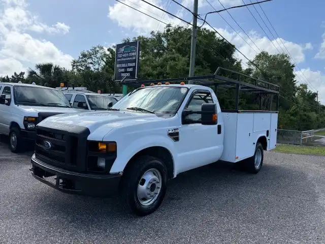 2008 Ford F-350 XL Regular Cab 141-In DRW's photo