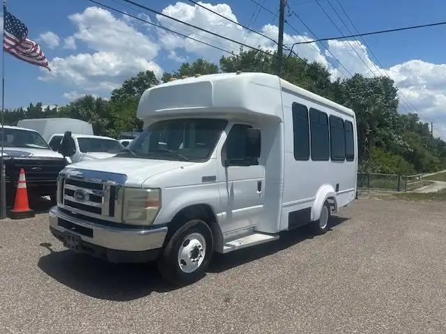 2008 Ford E-Series's photo