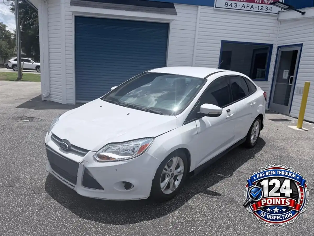 2014 Ford Focus Sedan SE's photo