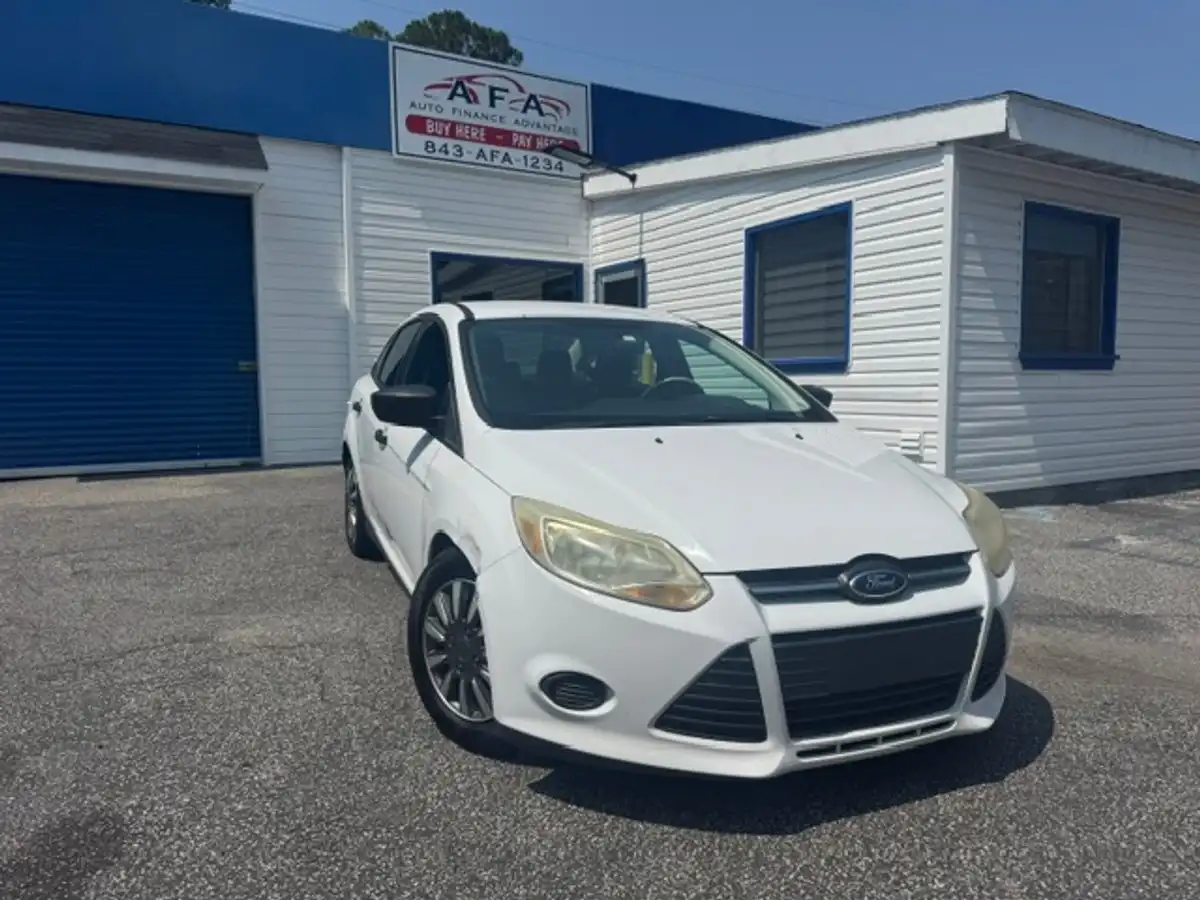 2014 Ford Focus Sedan S's photo