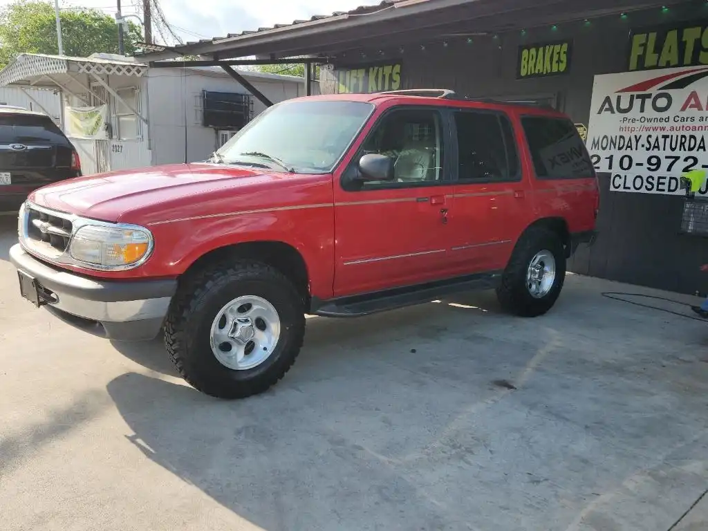 1998 Ford Explorer XLT's photo