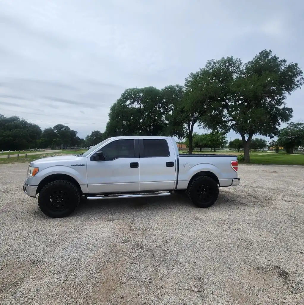 2012 Ford F-150 XLT SuperCrew 145 in's photo