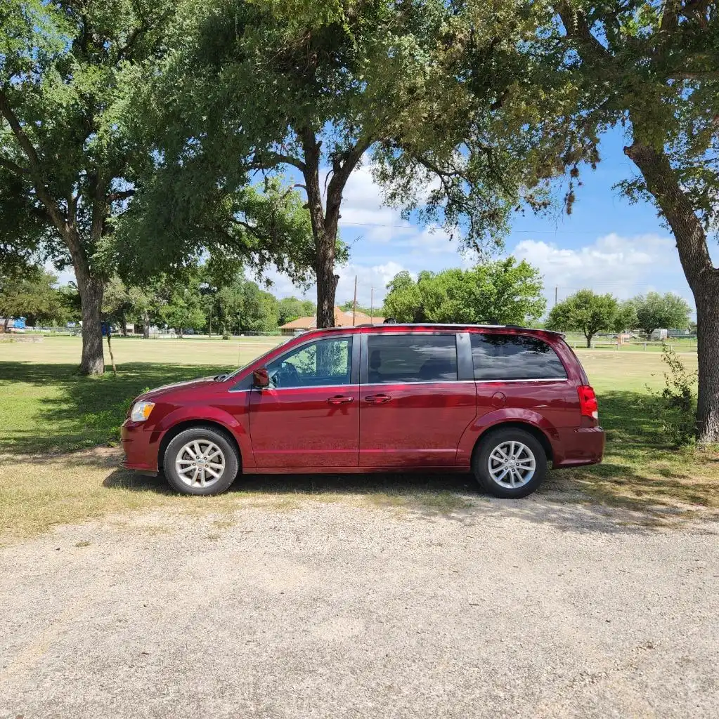 2019 Dodge Grand Caravan SXT's photo