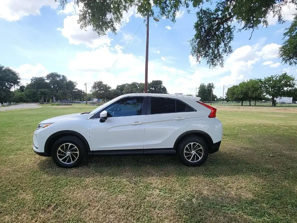 2020 Mitsubishi Eclipse Cross ES 2WD's photo