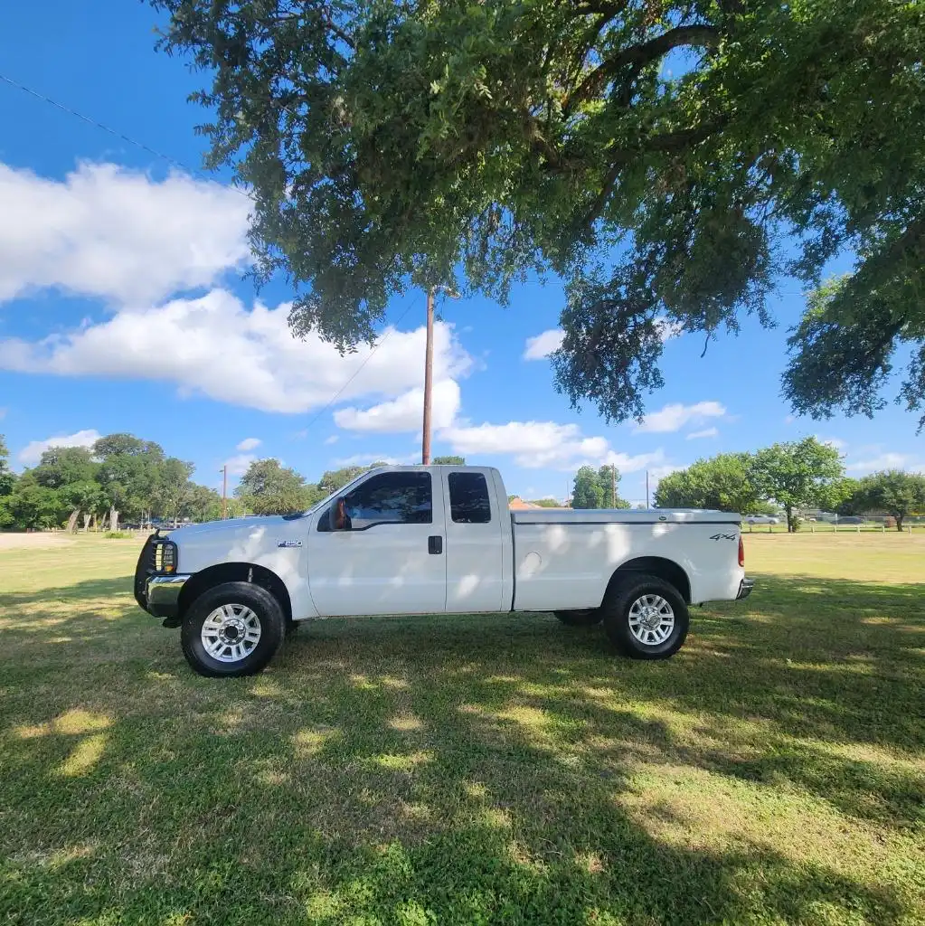 2003 Ford F-250 XL 4WD SuperCab SWB's photo