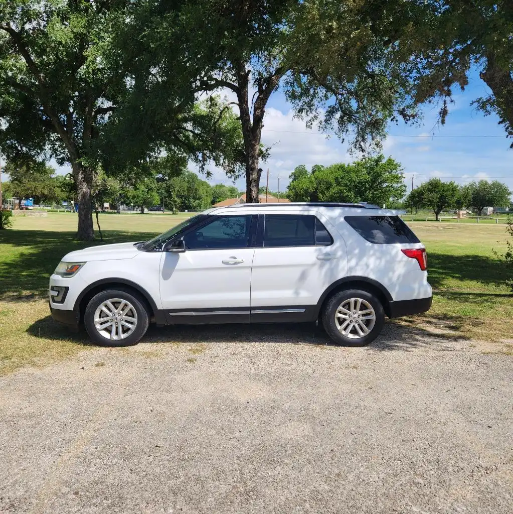 2017 Ford Explorer XLT FWD's photo
