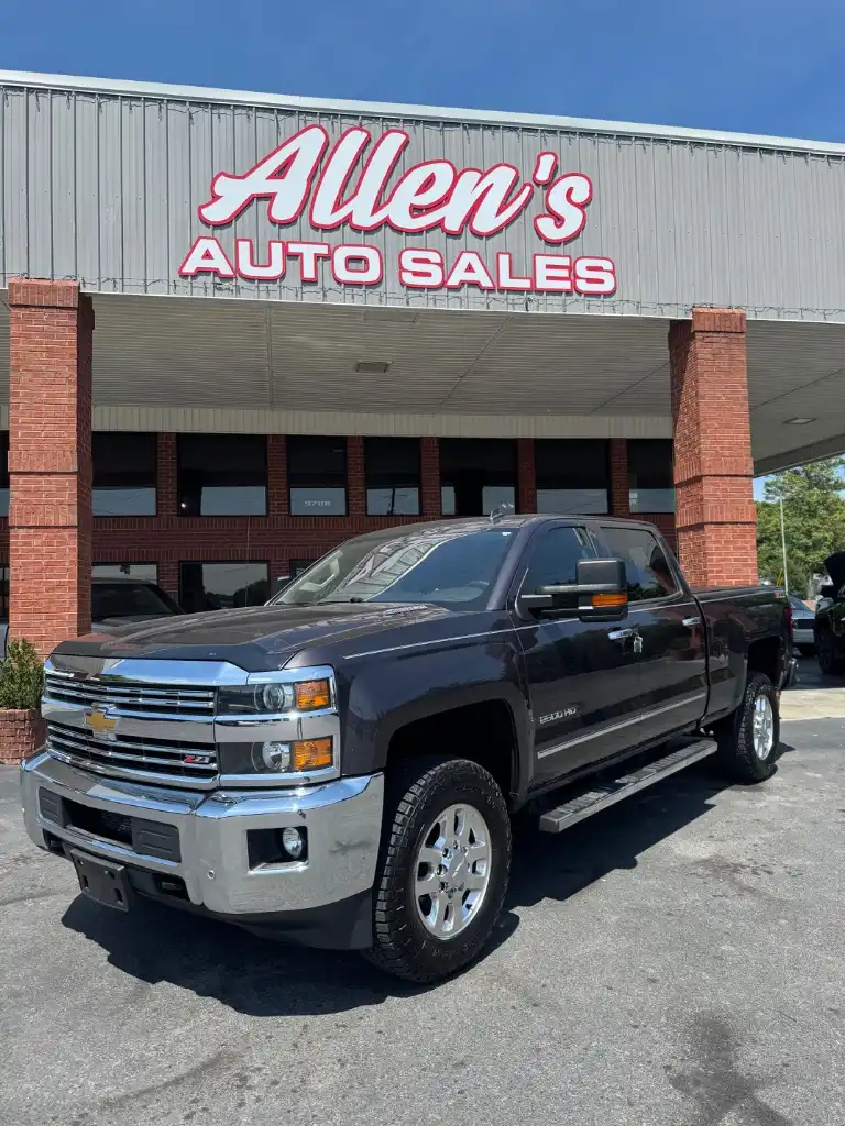 2015 Chevrolet Silverado HD LTZ 4WD Crew Cab Standard Box's photo