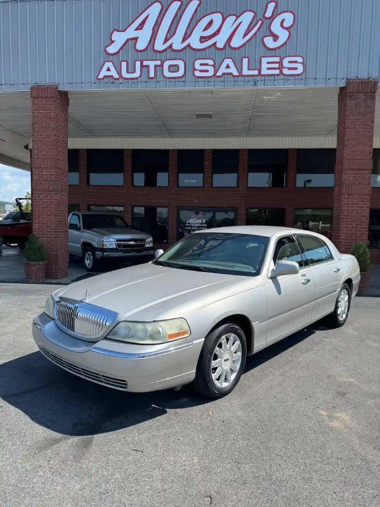 2007 Lincoln Town Car Signature Limited's photo