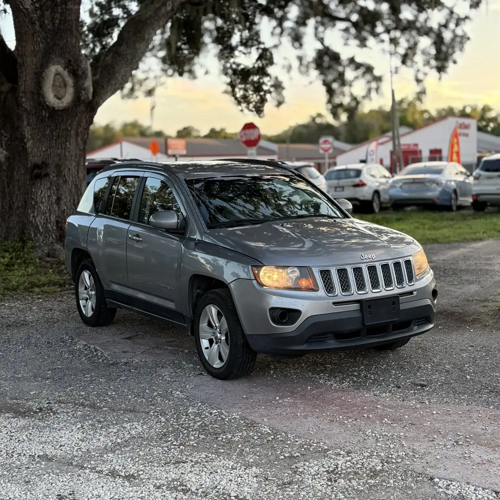 2016 Jeep Compass Latitude photo 1