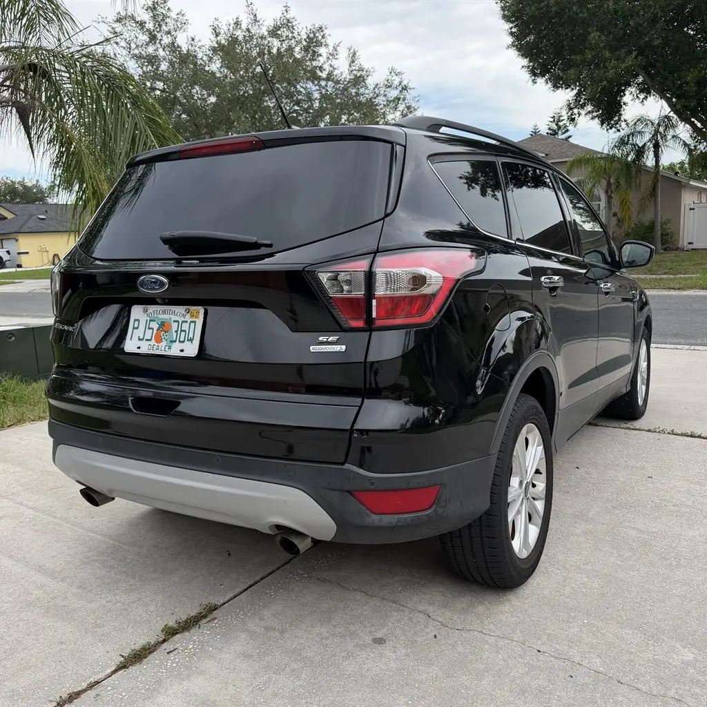 2017 Ford Escape SE photo 4