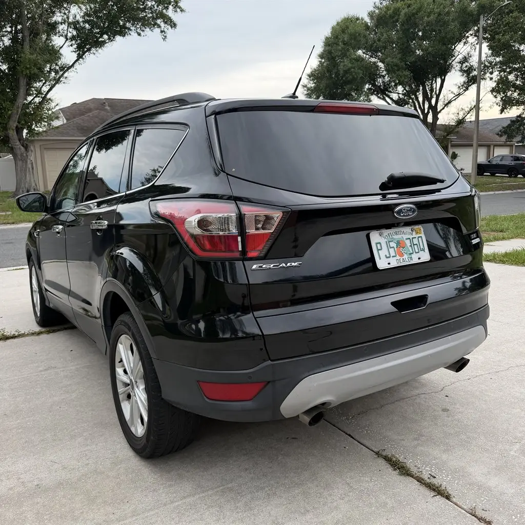 2017 Ford Escape SE photo 5