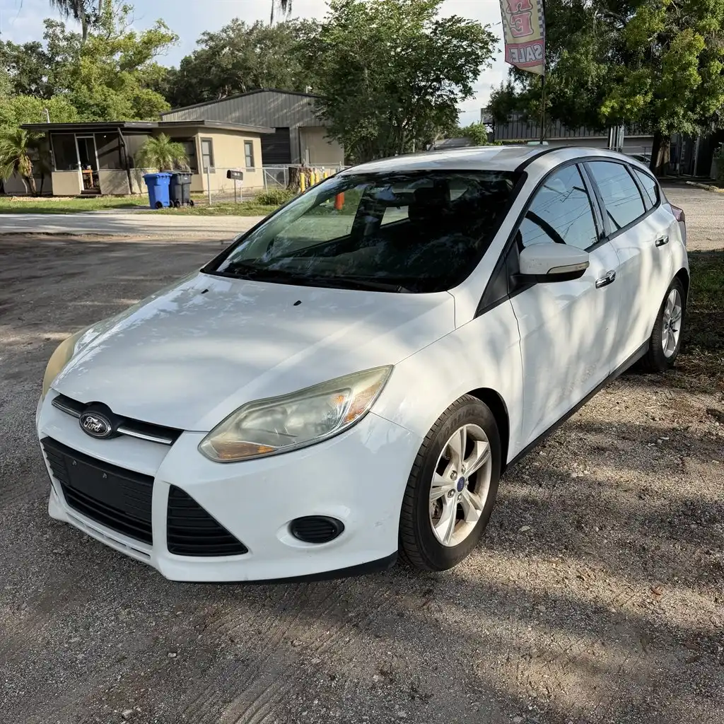 2014 Ford Focus 5 Door Hatch SE's photo