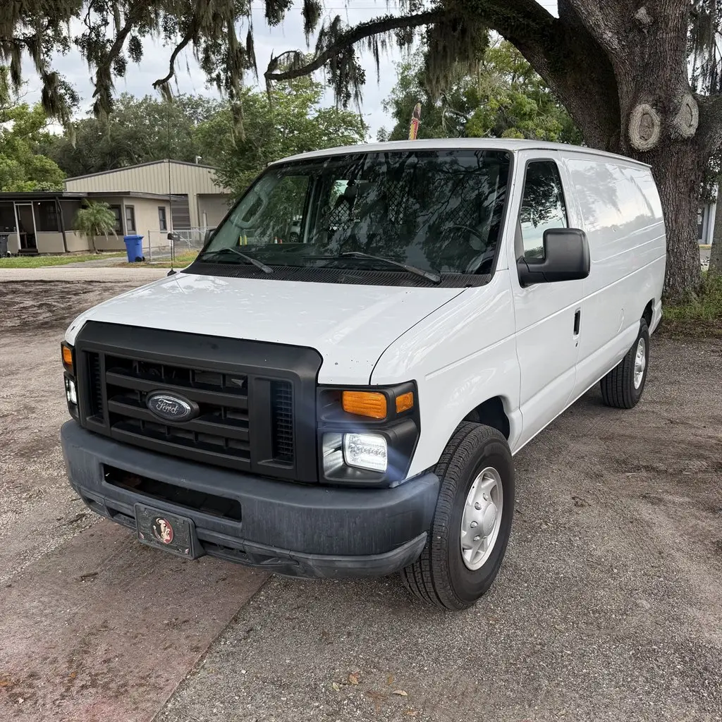 2012 Ford E-Series E-250 Van photo 3