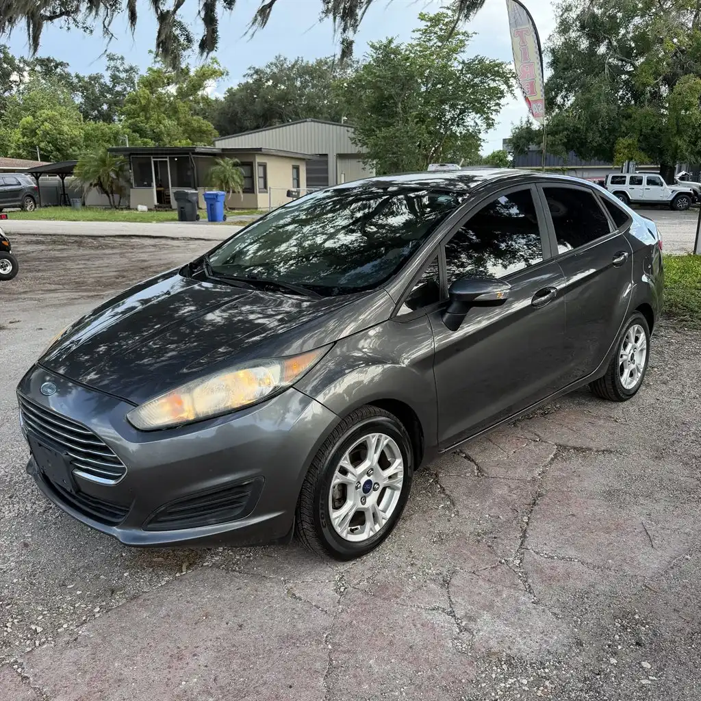 2015 Ford Fiesta SE Sedan's photo