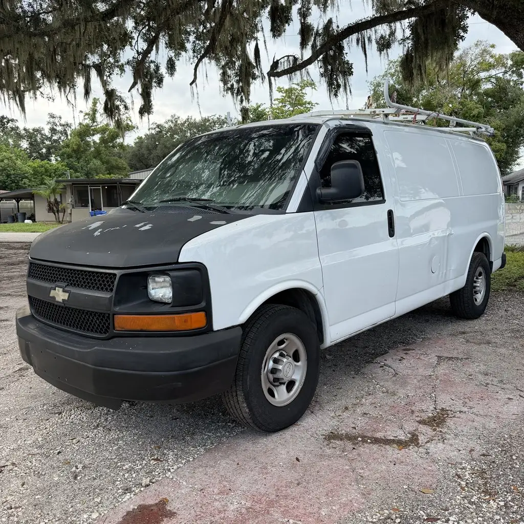 2011 Chevrolet Express Work Van HD 2500 photo 1