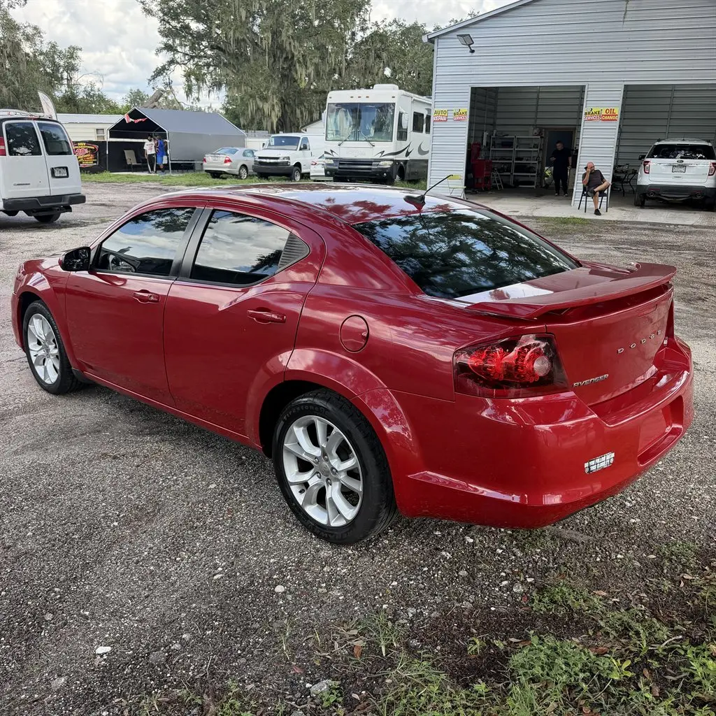 2012 Dodge Avenger R/T photo 5