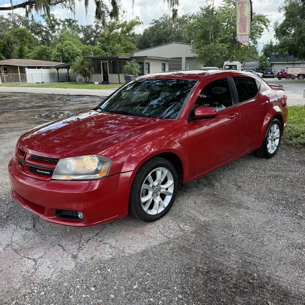 2012 Dodge Avenger R/T photo 1